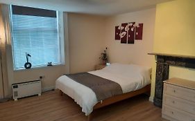 Studio Sleeps 2 With On-Site Parking